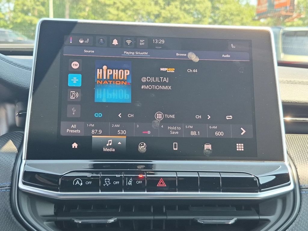 New 2026 Jeep Compass Latitude AWD/4WD image 23