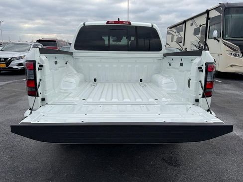 Used 2025 Nissan Frontier SV image 6