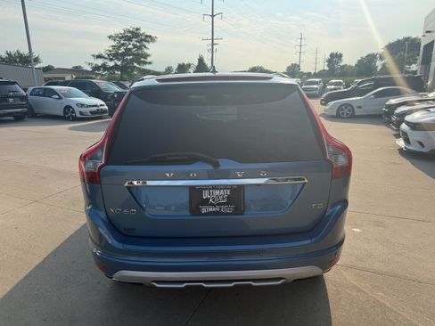 Used 2017 Volvo XC60 T5 Dynamic w/ Preferred Option Package FWD image 5