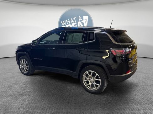 Used 2024 Jeep Compass Latitude w/ Sun and Sound Group AWD/4WD image 6