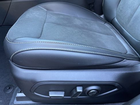 New 2025 Jeep Grand Cherokee L Altitude image 38