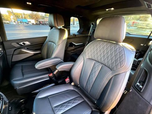 Used 2025 BMW X7 M60i image 20