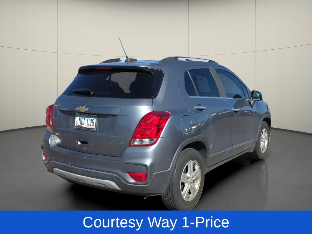 Used 2019 Chevrolet Trax LT w/ LT Convenience Package FWD image 9