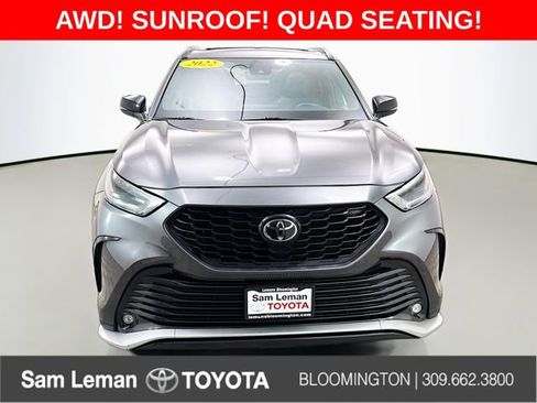 Used 2022 Toyota Highlander XSE image 2