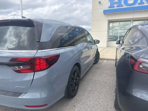 Used 2024 Honda Odyssey Sport image 5