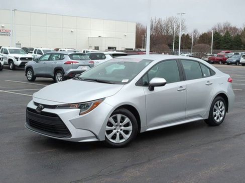 Certified 2024 Toyota Corolla LE image 2