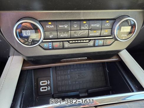 Used 2019 Ford Expedition Platinum RWD image 30