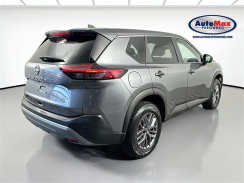 Used 2023 Nissan Rogue S image 2