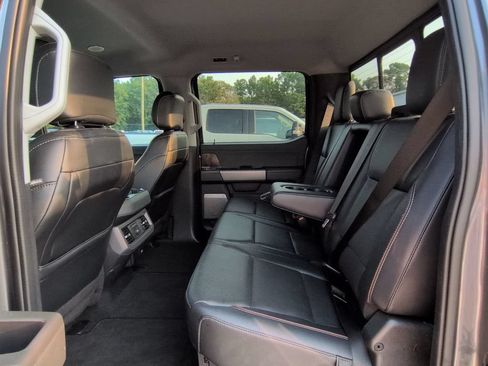 Used 2024 Ford F250 Lariat w/ Lariat Ultimate Package AWD/4WD image 14