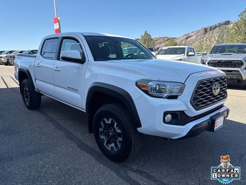Used 2020 Toyota Tacoma TRD Off-Road AWD/4WD image 11