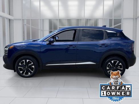 Used 2025 Nissan Kicks SV AWD/4WD image 3