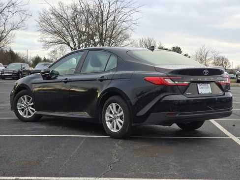 Used 2025 Toyota Camry LE image 16