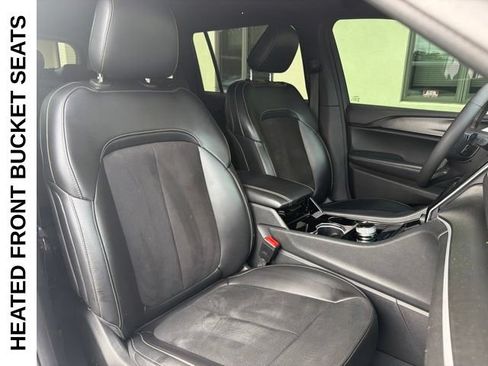 Used 2023 Jeep Grand Cherokee L Laredo AWD/4WD image 6