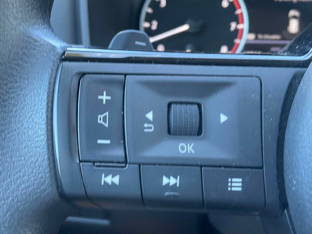 Used 2023 Nissan Rogue SV AWD/4WD image 30