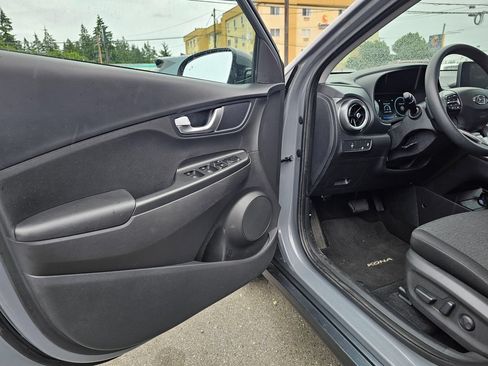 Used 2023 Hyundai Kona SE FWD image 19