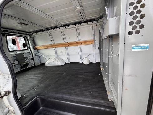 Used 2013 Chevrolet Express 2500 image 13