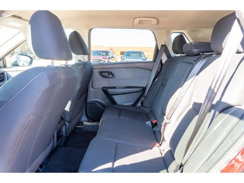 Used 2023 Nissan Rogue S image 13