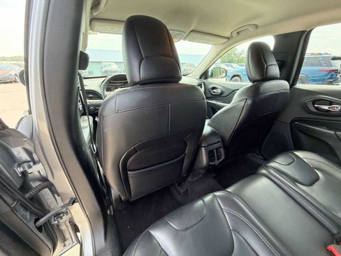 Used 2017 Jeep Cherokee Limited AWD/4WD image 15