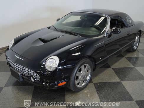 Used 2003 Ford Thunderbird image 26