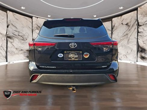 Used 2022 Toyota Highlander L AWD/4WD image 30