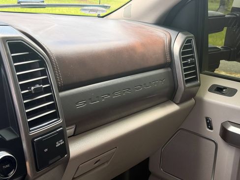 Used 2019 Ford F450 Limited AWD/4WD image 18