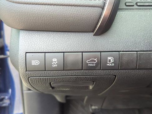 Used 2023 Toyota Camry SE FWD image 11