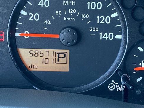 Used 2020 Nissan Frontier SV image 15