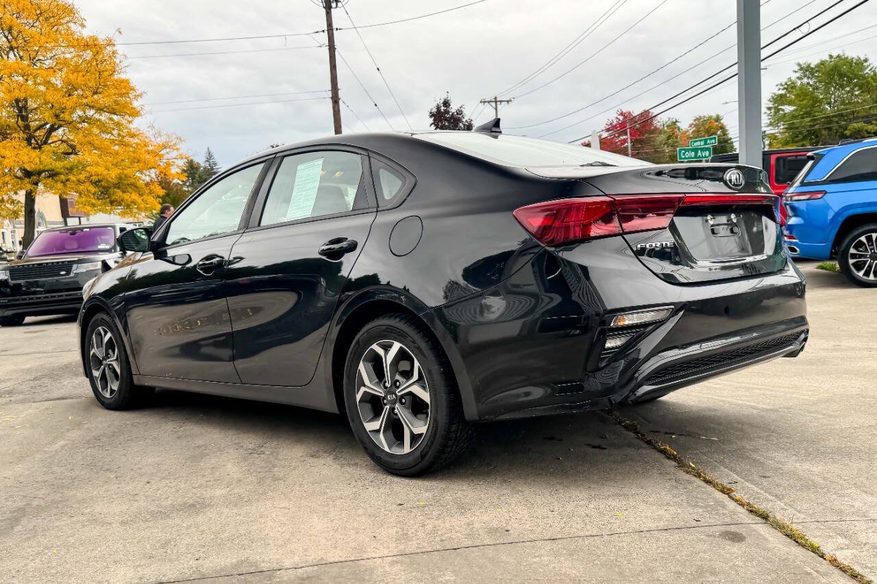 Used 2019 Kia Forte LXS FWD image 5