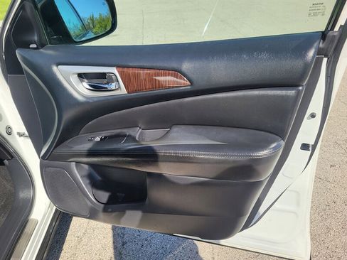 Used 2015 Nissan Pathfinder Platinum w/ Cargo Package AWD/4WD image 29