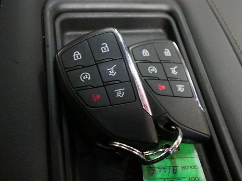 Used 2022 GMC Yukon SLT w/ SLT Premium Package image 21