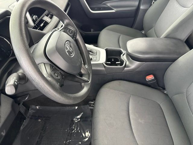 Used 2025 Toyota RAV4 XLE AWD/4WD image 22