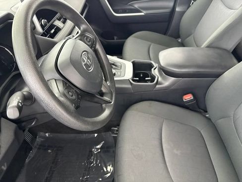 Used 2025 Toyota RAV4 XLE AWD/4WD image 22
