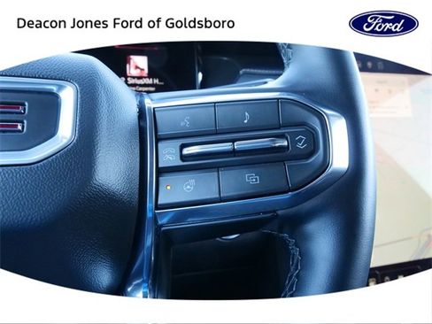 Used 2025 GMC Acadia Elevation image 24