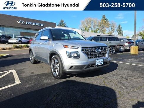 Used 2025 Hyundai Venue SEL image 1