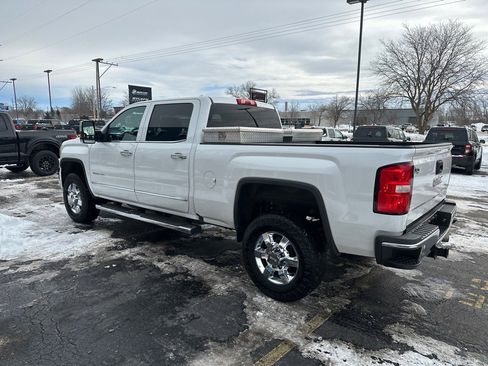 Used 2019 GMC Sierra 3500 SLT w/ Duramax Plus Package image 3