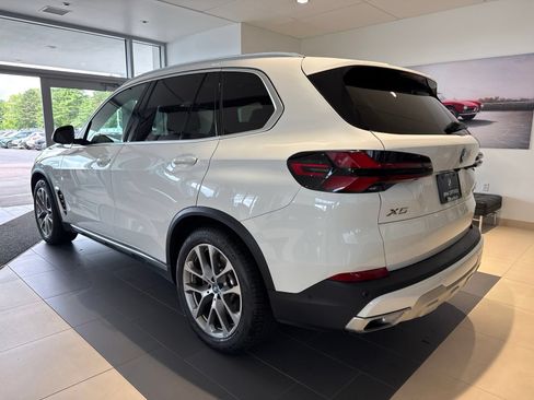 Certified 2024 BMW X5 xDrive50e w/ Premium Package AWD/4WD image 7