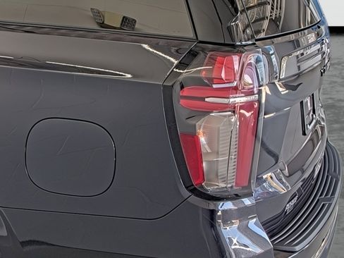 Used 2022 Chevrolet Tahoe LT w/ LT Signature Plus Package AWD/4WD image 10