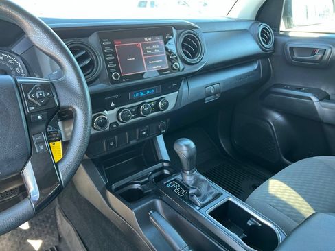 Used 2022 Toyota Tacoma SR AWD/4WD image 31