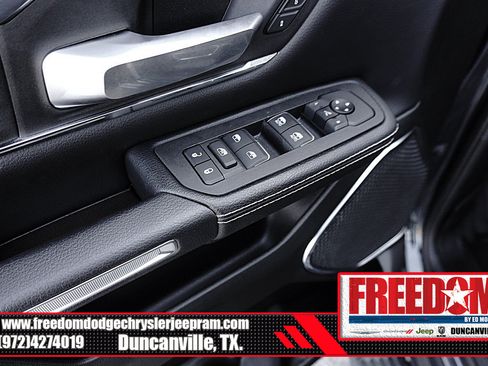 Used 2025 RAM 1500 Laramie AWD/4WD image 40