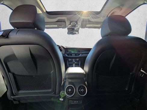 Used 2019 Alfa Romeo Stelvio AWD image 19