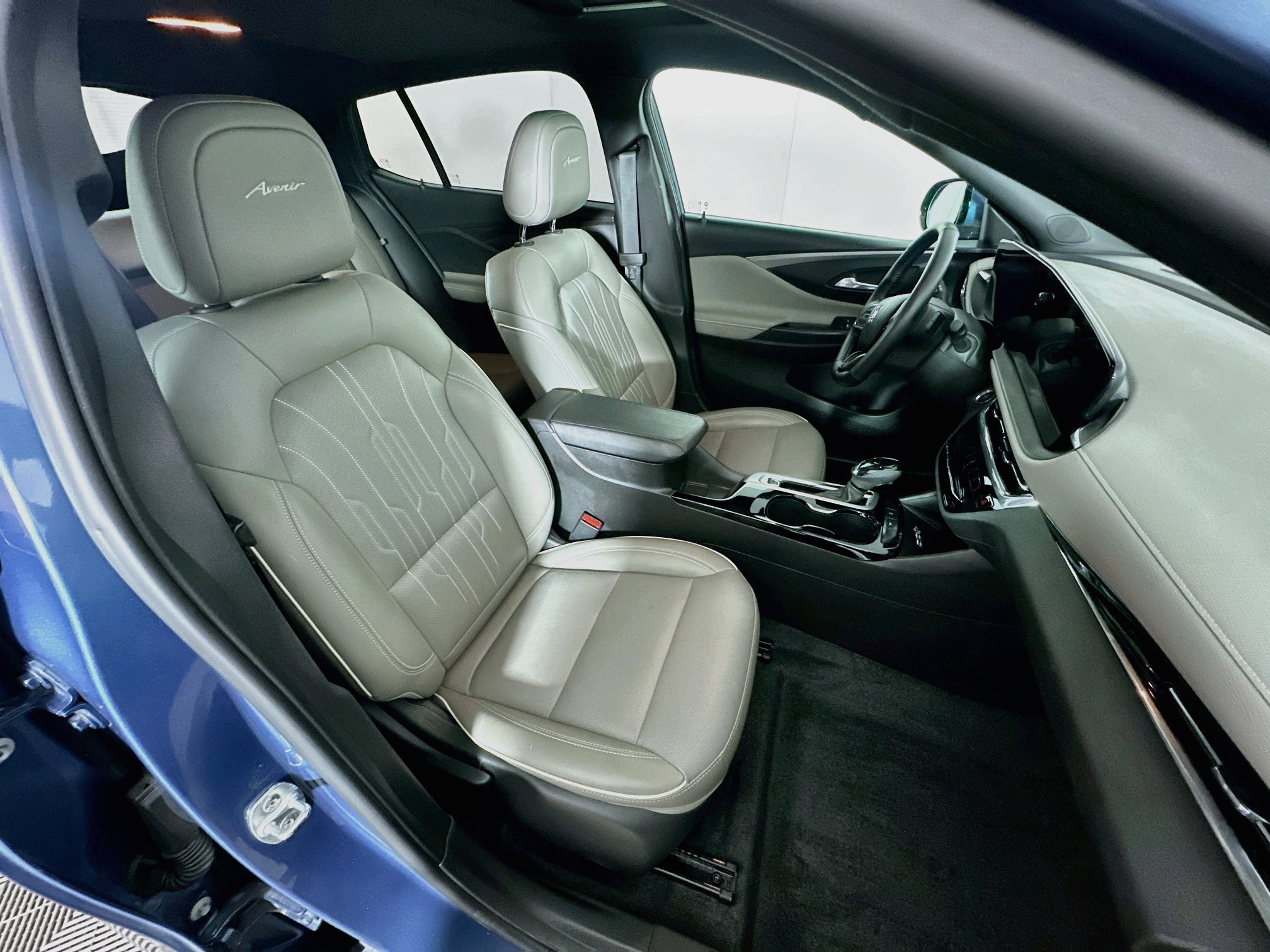 Used 2025 Buick Envista Avenir FWD image 31