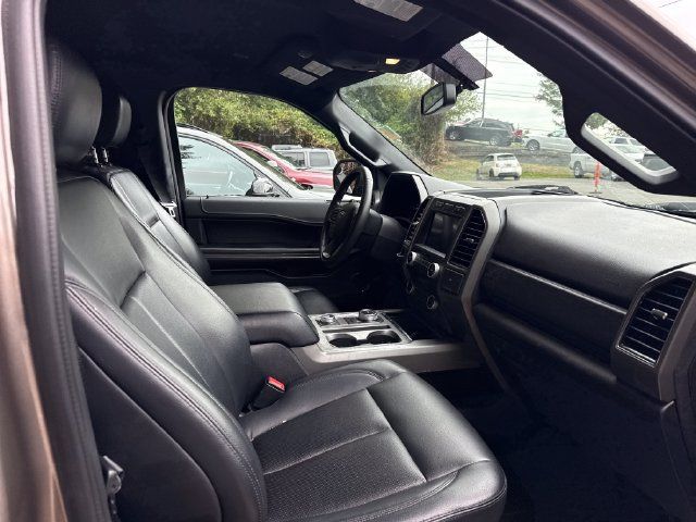 Used 2019 Ford Expedition XLT w/ Equipment Group 201A AWD/4WD image 9
