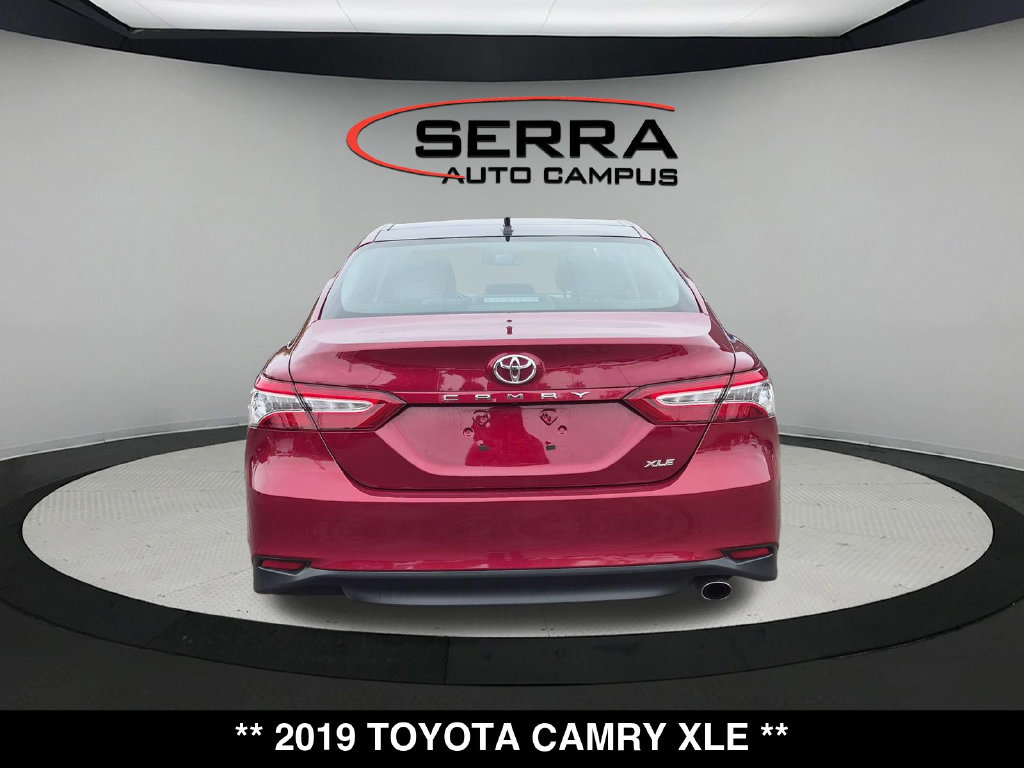 Used 2019 Toyota Camry XLE w/ Navigation Package FWD image 12