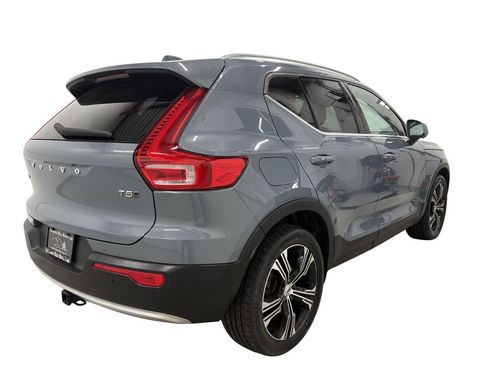Used 2021 Volvo XC40 T5 Inscription w/ Advanced Package image 4