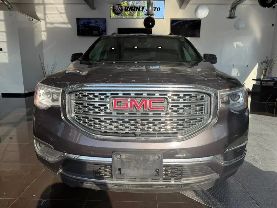 Used 2017 GMC Acadia Denali w/ Technology Package AWD/4WD image 1
