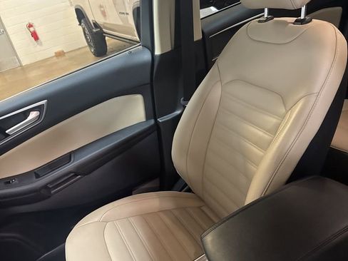 Used 2024 Ford Edge SEL w/ Convenience Package image 8