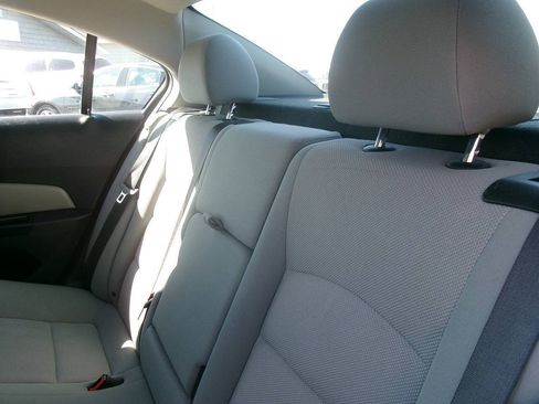 Used 2014 Chevrolet Cruze LT FWD image 15