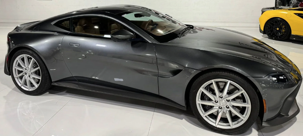 Used 2020 Aston Martin V8 Vantage Coupe RWD image 1