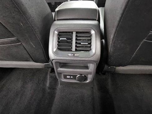 Used 2021 Volkswagen Tiguan SE AWD/4WD image 37