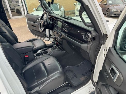 Used 2020 Jeep Wrangler Unlimited Sahara AWD/4WD image 19